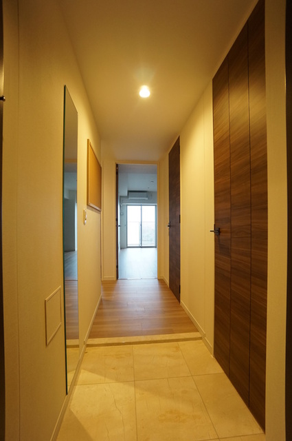 ロイヤルパークスＥＲ万代 1217 玄関