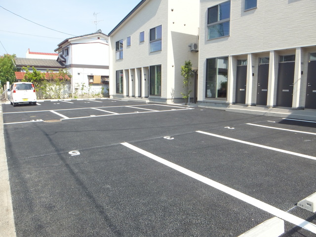Ｃｏｍｍｏｎ網川原　Ａ棟 101 駐車場