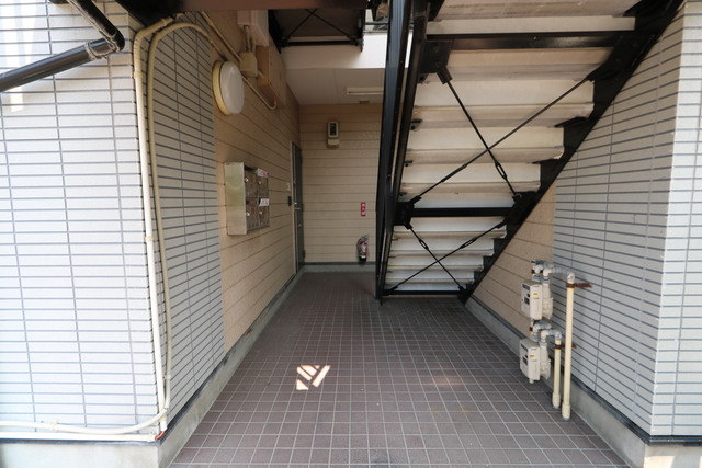 グランドール１ 202 玄関