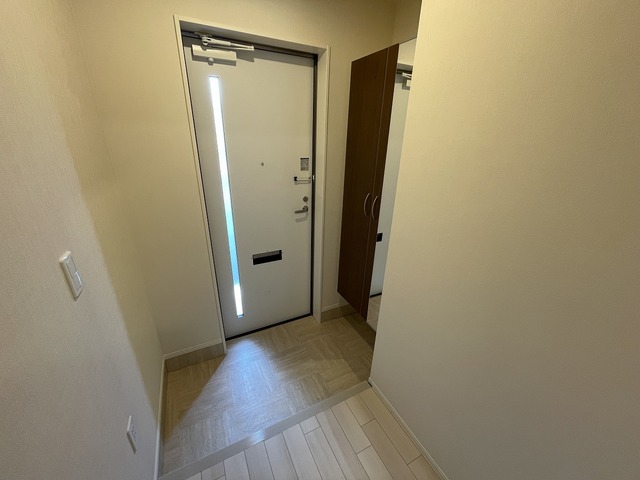 カヴァロ 102 玄関