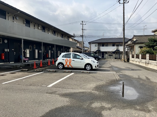 セロニアス 203 駐車場