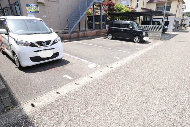 パークアベニュー青山 102 駐車場