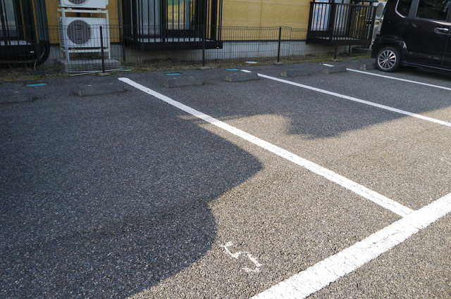 プラージュ 107 駐車場