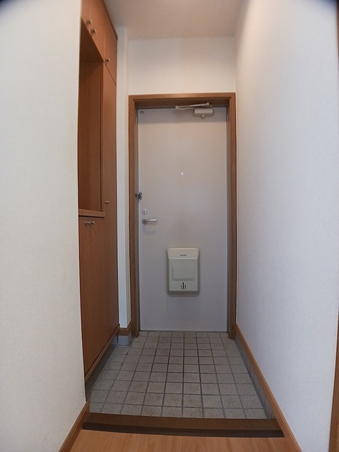 ドゥリームタウン 102 玄関