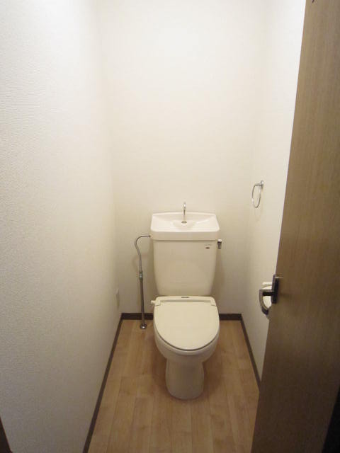 メゾン・コンフォーティア 201 トイレ