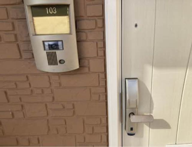 ウエストサイド壱番館 103 玄関