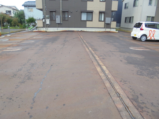 シャーロットダイアナ 103 駐車場