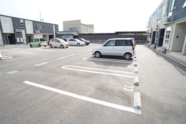 イル・マーレ 104 駐車場