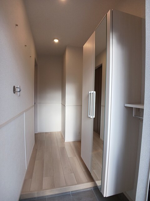 ヒカルサ新潟新津 102 玄関