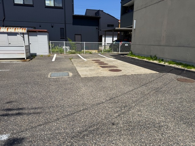 エムズグラン黒埼 202 駐車場