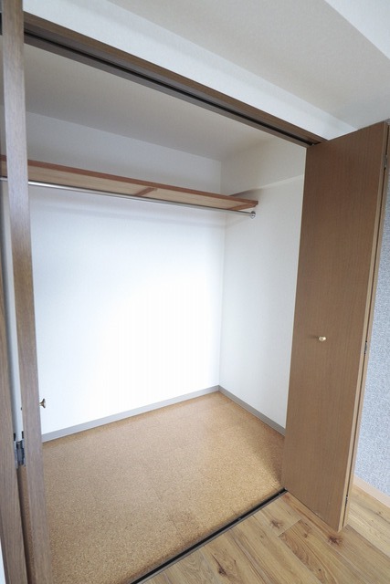リアライズ西湊町通 803 収納