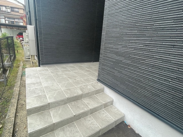 小針藤山NeoMaison 101 玄関