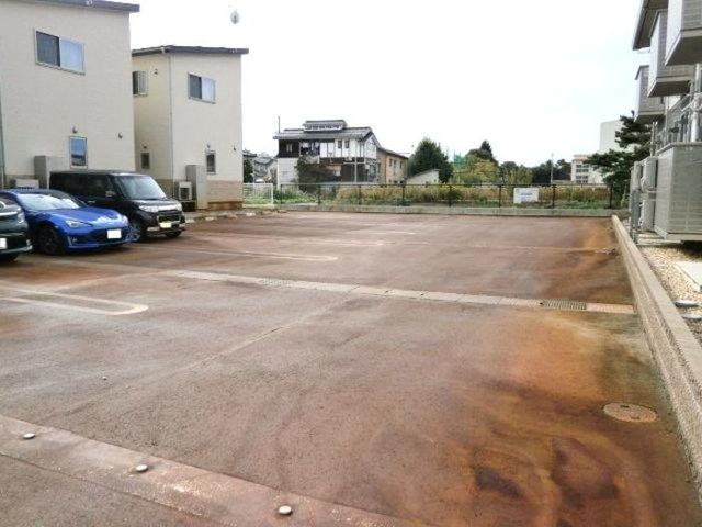 ロイヤルタウン　Ⅱ 105 駐車場