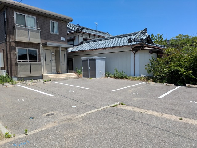 ハイム山 201 駐車場