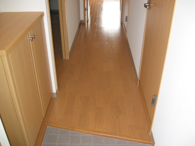 コンフォート越葉 103 玄関
