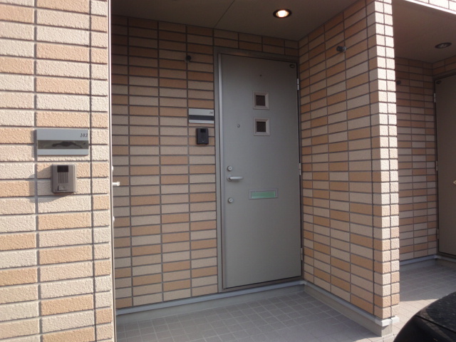 ボヌール網川原 201 玄関