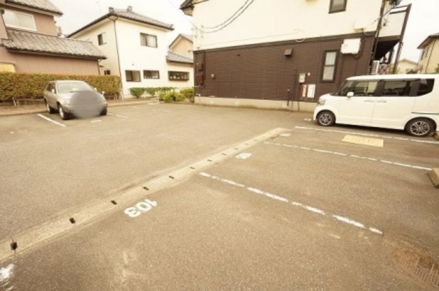 グランディール親和 205 駐車場