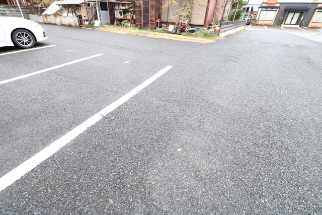 コスモコルテ 5 駐車場