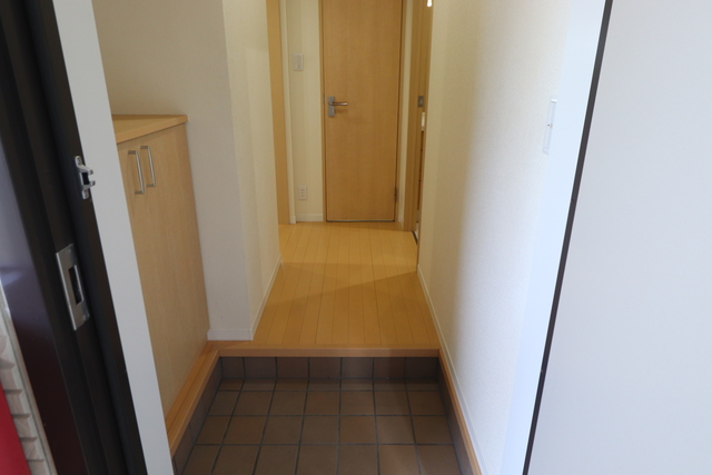 シャーメゾン川端町 105 玄関