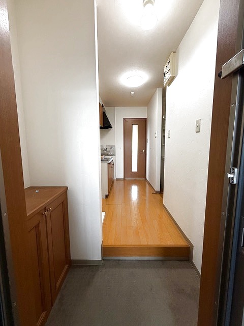 ヒルズ白山浦 203 玄関