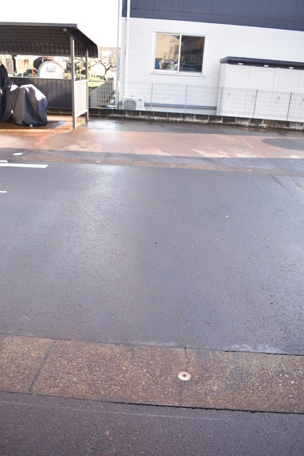 レセンテ 202 駐車場