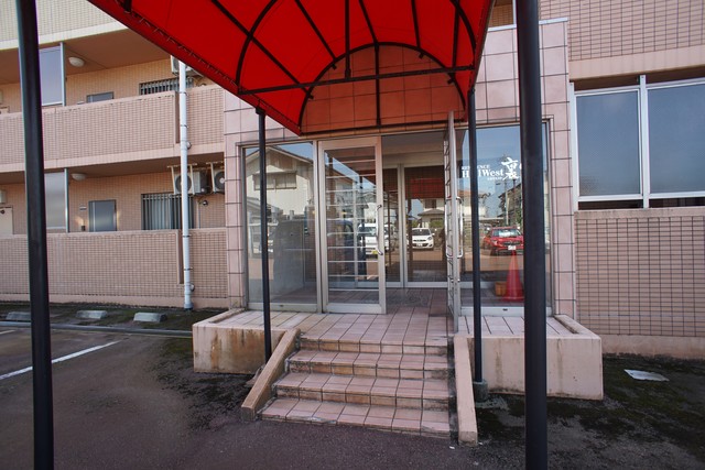 ＲＥＳＩＤＥＮＣＥ　Ｈｉｌｌ　Ｗｅｓｔ裏館 102 玄関