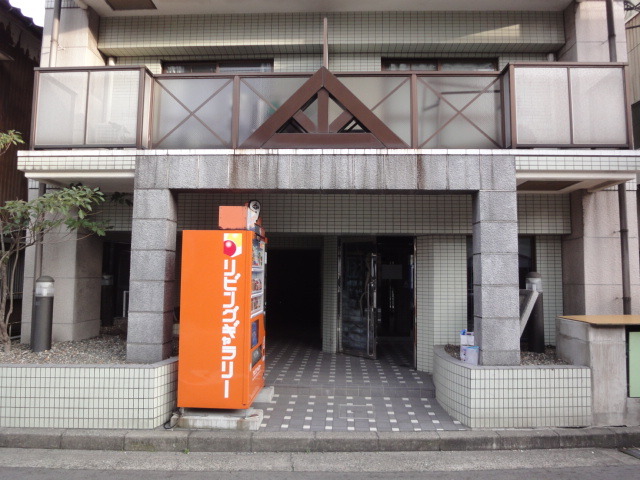 レジデンシャル万代 401 玄関