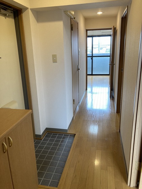 コンフォート弐番館 302 玄関