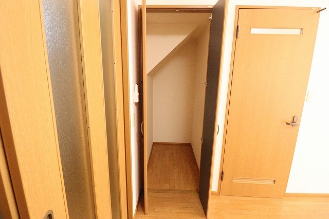 サンベリー B 収納