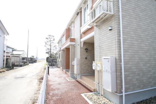 フレスクーラ 202 玄関