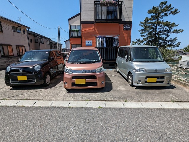 セピアライト 102 駐車場
