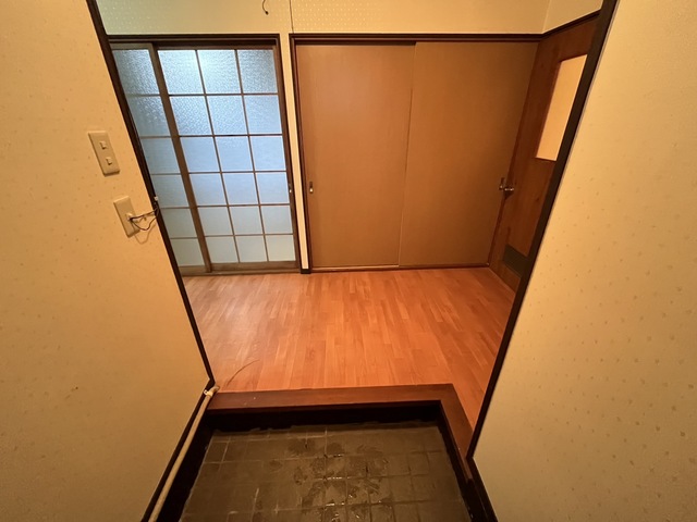 メゾンアイリス 112 玄関