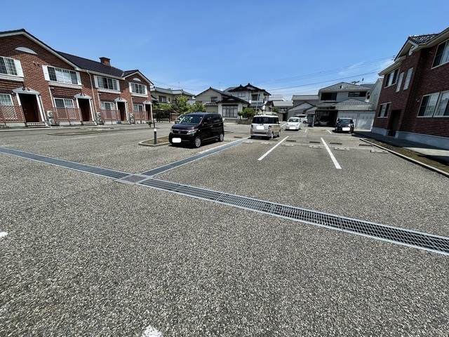 グランビル小針 A-3 駐車場