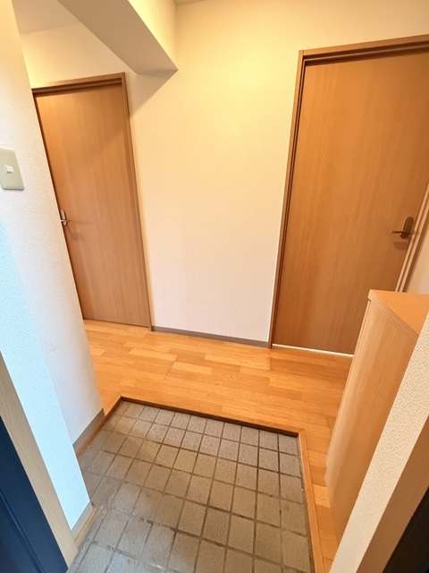 グランディール緑町 103 玄関