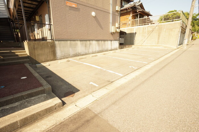 セジュール程島　Ⅰ 103 駐車場