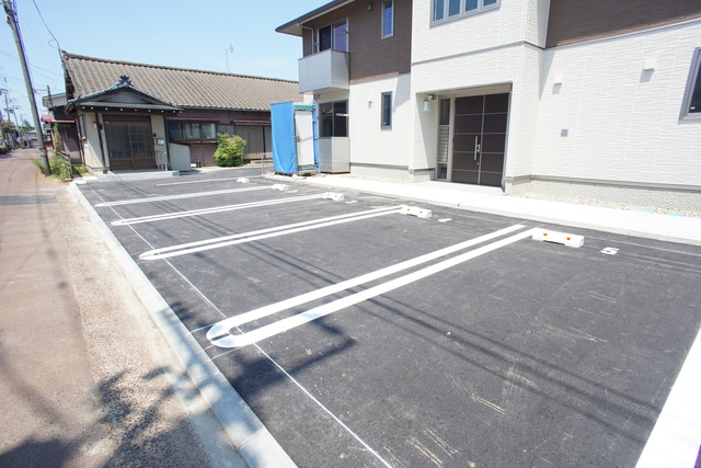 ランペドゥーサ燕 103 駐車場