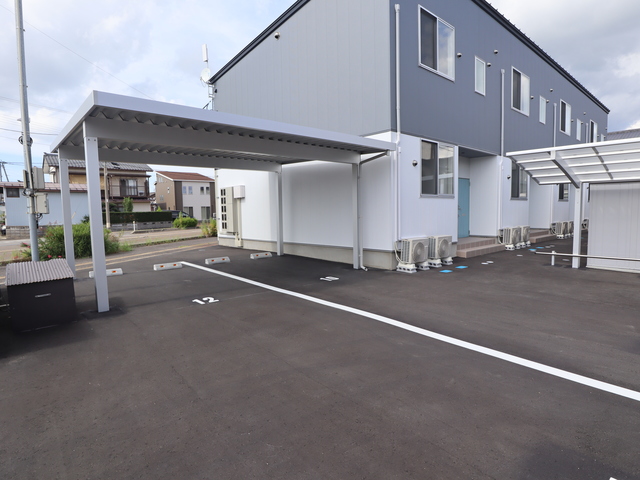 Common東新町 205 駐車場
