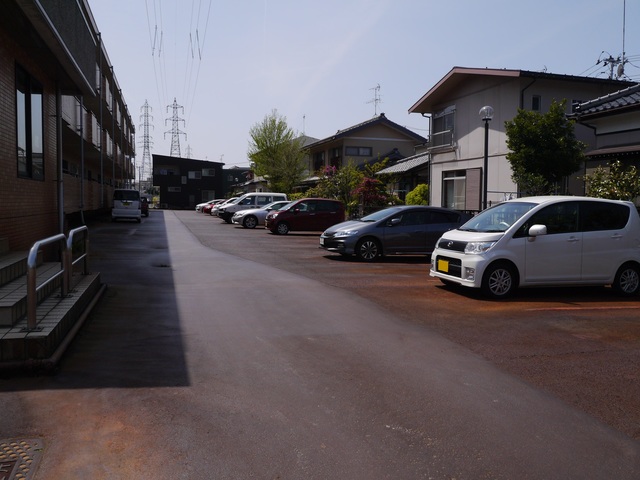 オークランド紫竹 107 駐車場