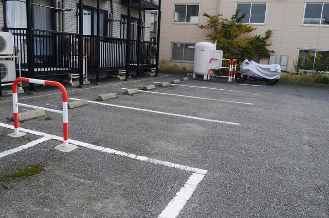 フェレットⅡ 203 駐車場