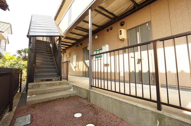 セジュール程島　Ⅰ 103 玄関