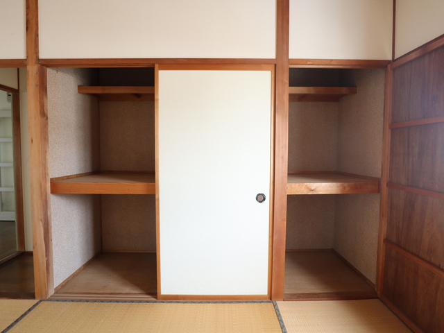 センチュリーハイツ 205 収納