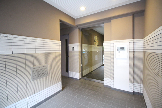 BUENA川端町４丁目弐番館 102 玄関