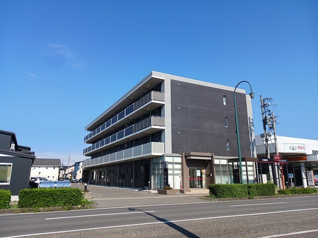プラシード 301 外観