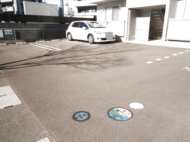 アネシス駅南 101 駐車場