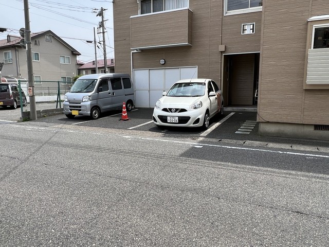クレセント　アガソス 102 駐車場