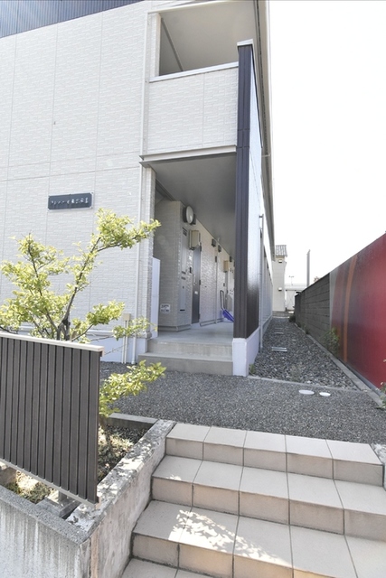 クレベール東出来島 202 玄関