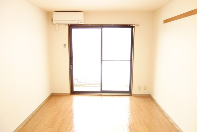 Lily-be関屋恵町 A303 リビング