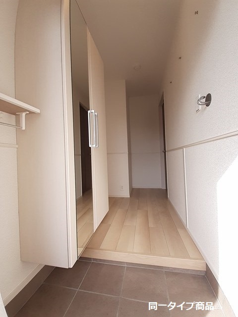 ヒカルサ新潟姥ケ山 103 玄関