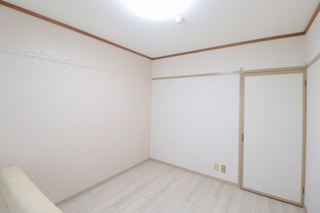 コーポ寄附町 303 リビング