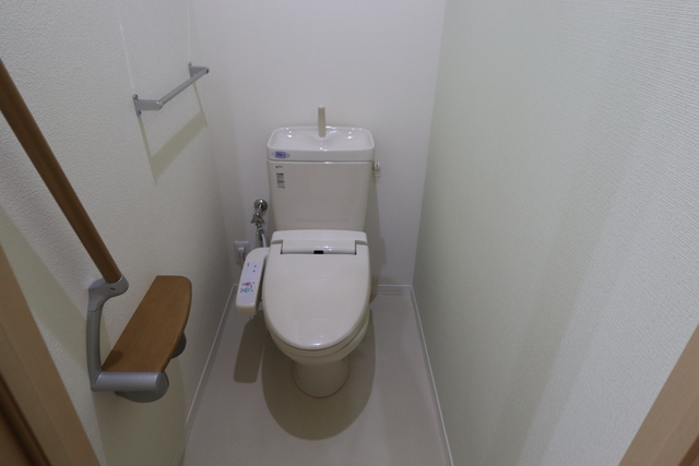 シャーメゾン川端町 105 トイレ